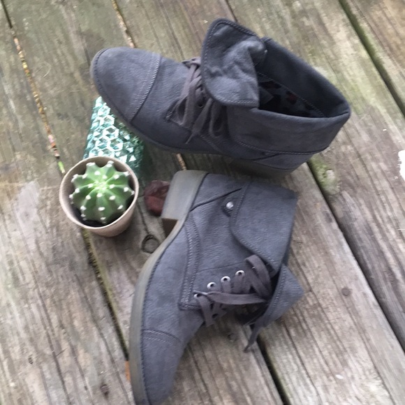 Rocket Dog Shoes - 🚀 ROCKET DOG Dark Gray Lace-up Ankle Booties Sz9